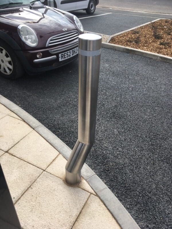 Cranked bollard installation